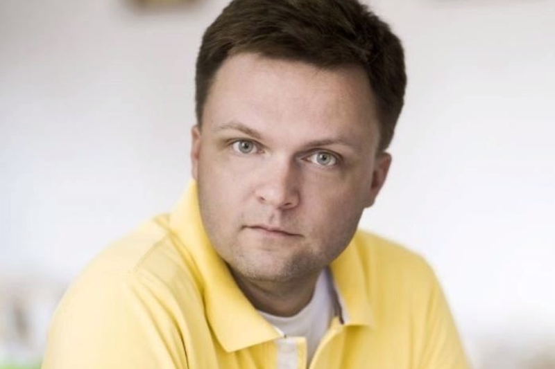 Szymon Hołownia założył dwie działające w Afryce fundacje – Fundację Kasisi i Dobrą Fabrykę.