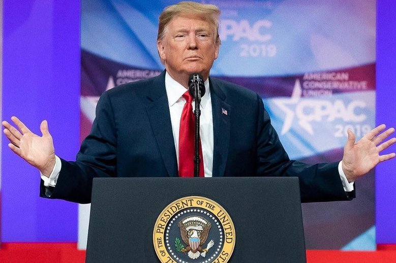 Donald Trump rozmawiał z Andrzejem Dudą na temat odwołanej wizyty w Polsce.