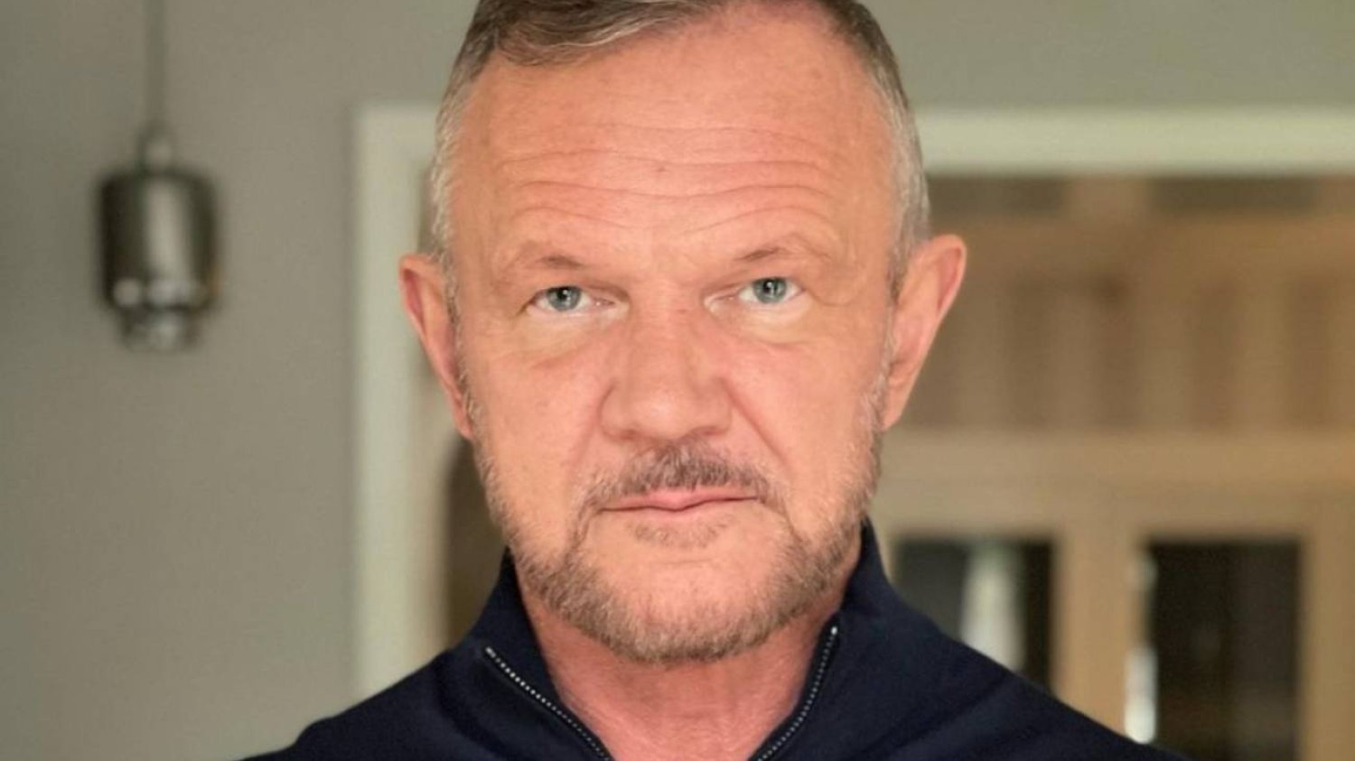 Cezary Pazura miał trudne relacje z ojcem. 'Czasem wziął pas i przywalił'