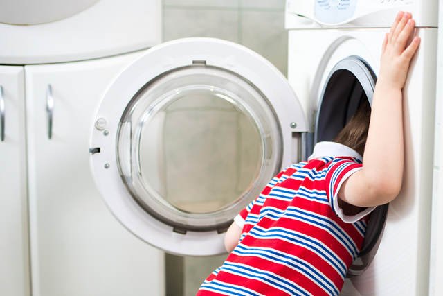 Pranie w niskich temperaturach nie usuwa z ubrań wszystkich bakterii, ale zwykle nie są one groźne dla człowieka.