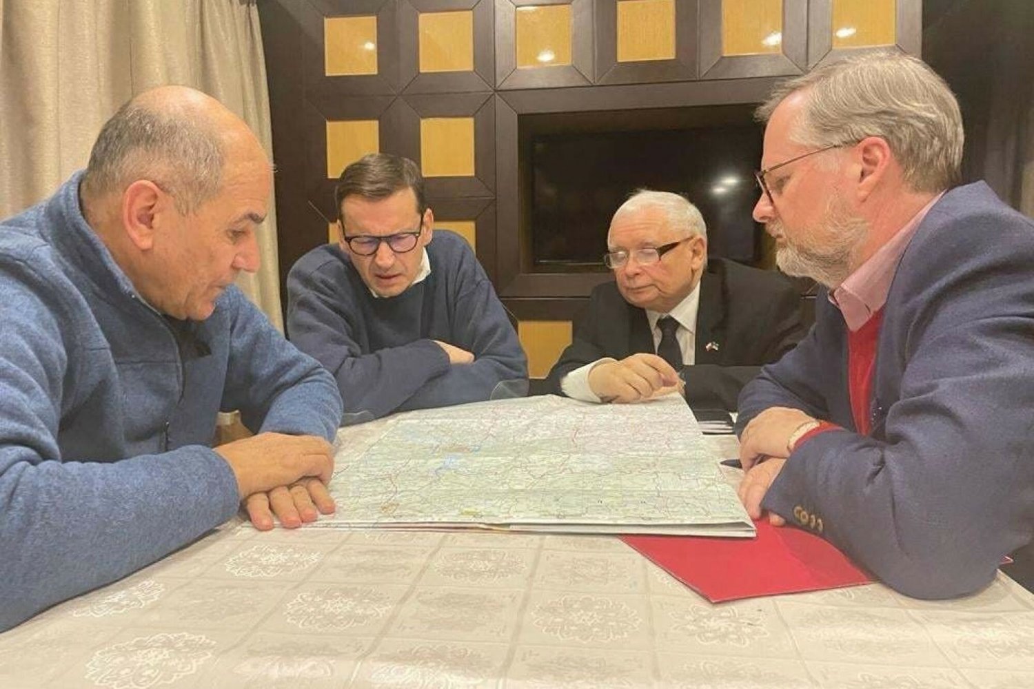 Były szef MON Tomasz Siemoniak krytykuje pomysł misji pokojowej dla Ukrainy.