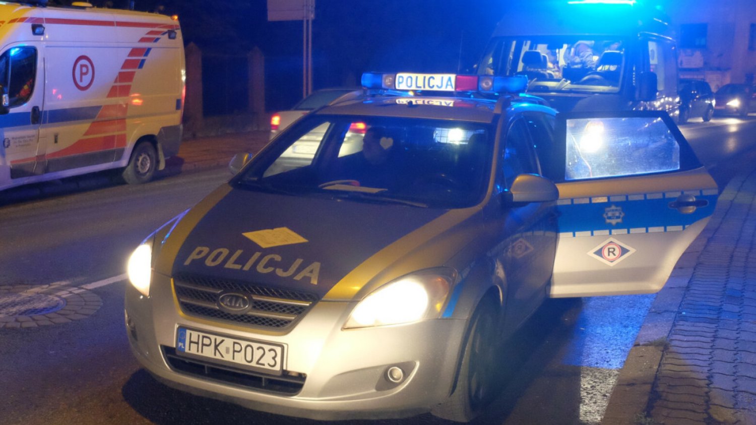 Tragiczny wypadek pod Kielcami. Nie żyje trzech mężczyzn Tragiczny wypadek pod Kielcami. Nie żyje trzech mężczyzn