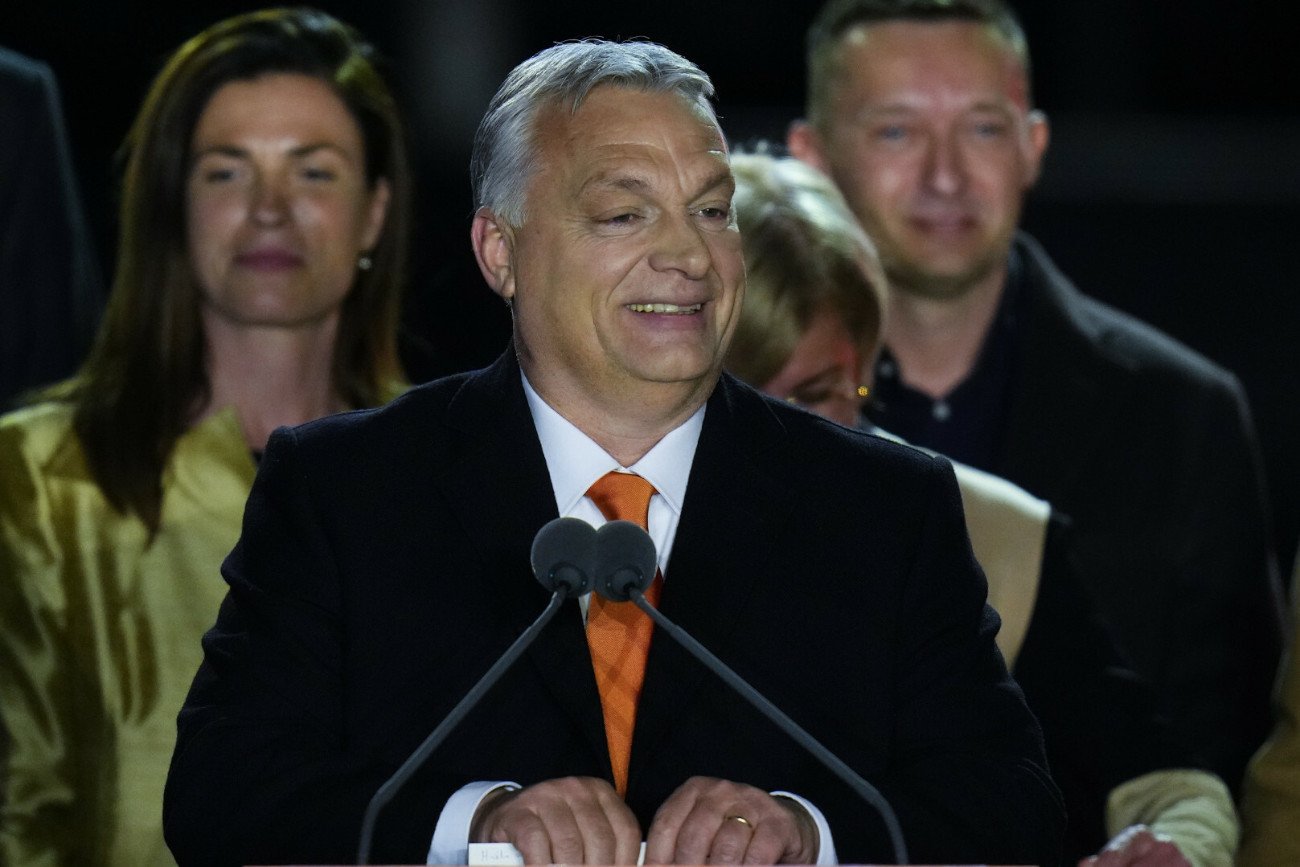 Viktor Orbán przedłużył na Węgrzech stan zagrożenia. – Autokratom władzy nigdy dość – komentuje dr Dominik Héjj, politolog