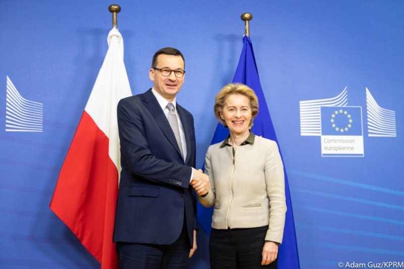 Mateusz Morawiecki spotkał się z szefową Komisji Europejskiej Ursulą von der Leyen w Brukseli.