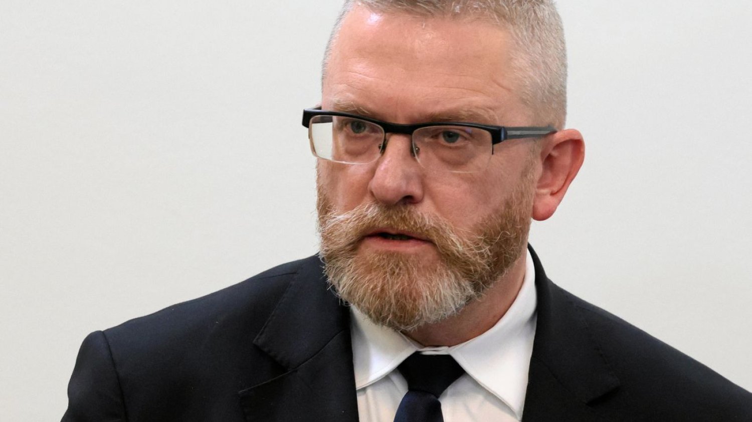 Grzegorz Braun wywołał skandal. Prowadzący aż przerwał rozmowę.