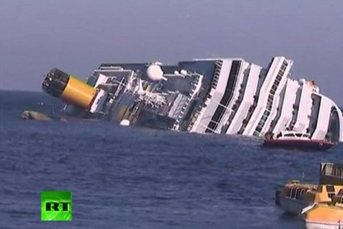Wrak statku Costa Concordia.