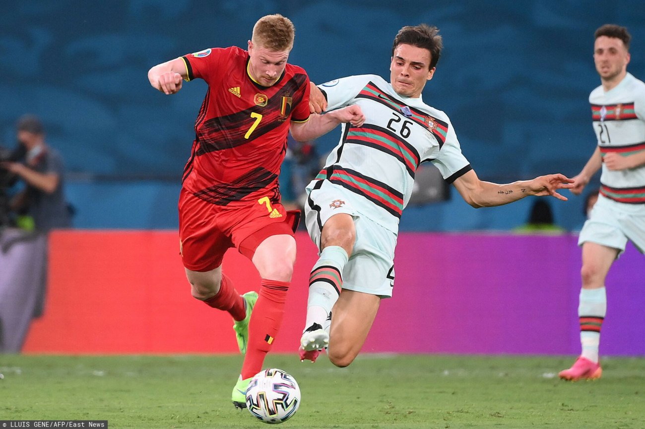 Po tym faulu rywala Kevin De Bruyne musiał zakończyć mecz z Portugalią