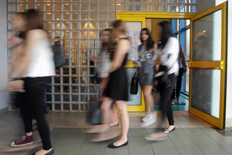 W szkołach wzrasta fala niechęci wobec imigrantów.