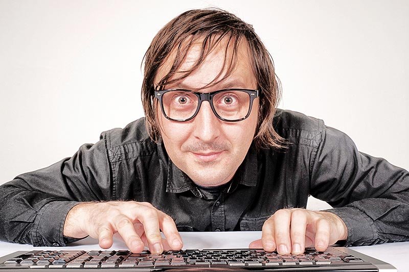 Hackerzy są często silniejsi od państwa i wygrywają z nim, łamiąc zabezpieczenia informatyczne, na które urzędy wydają miliony złotych