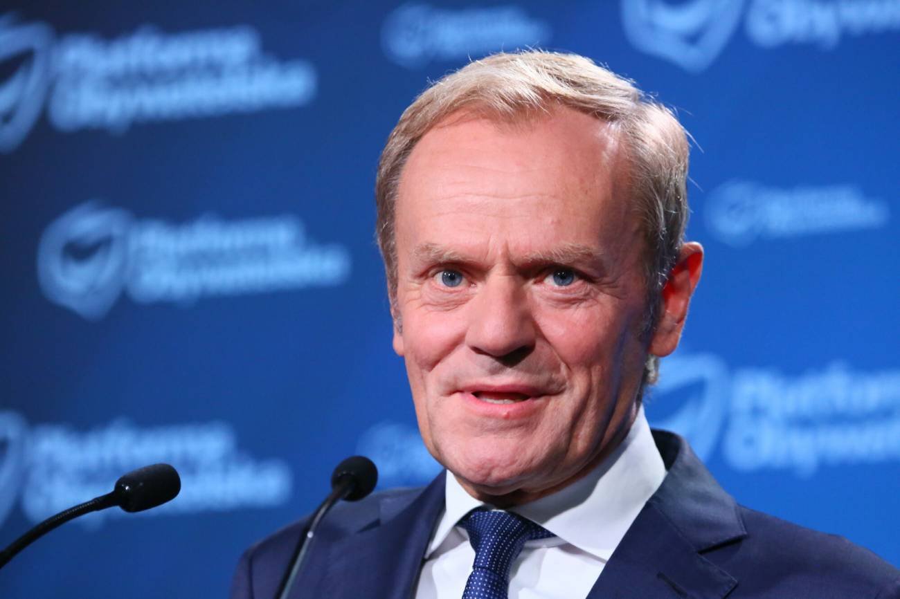 Inwigilacja polityków przez PiS. Tusk skomentował doniesienia o podsłuchach