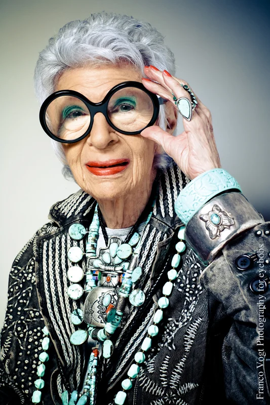 Amerykańska businesswoman i ikona mody Iris Apfel w okularach Eyebobs