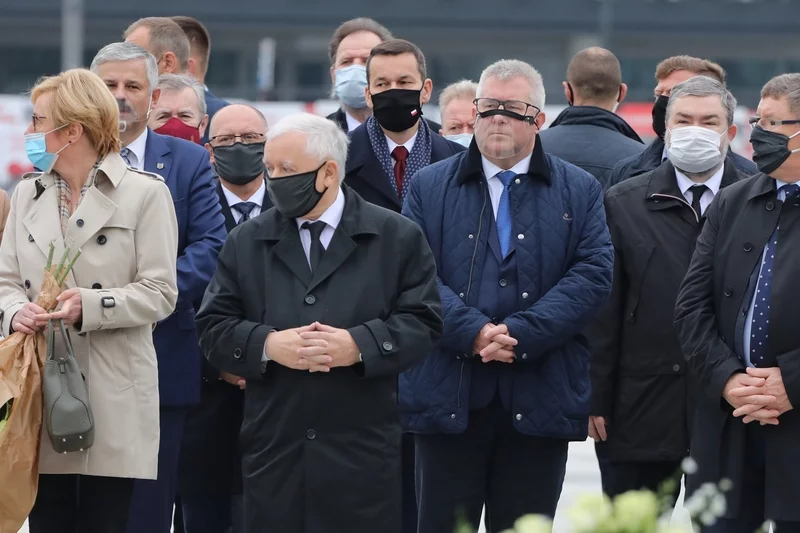W sobotę w Warszawie członkowie rządu wzięli udział w miesięcznicy smoleńskiej.
