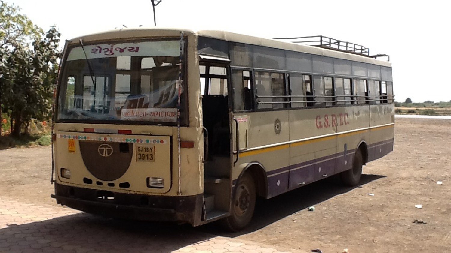 Autobus z Palitana do Ahmadabad, Indie