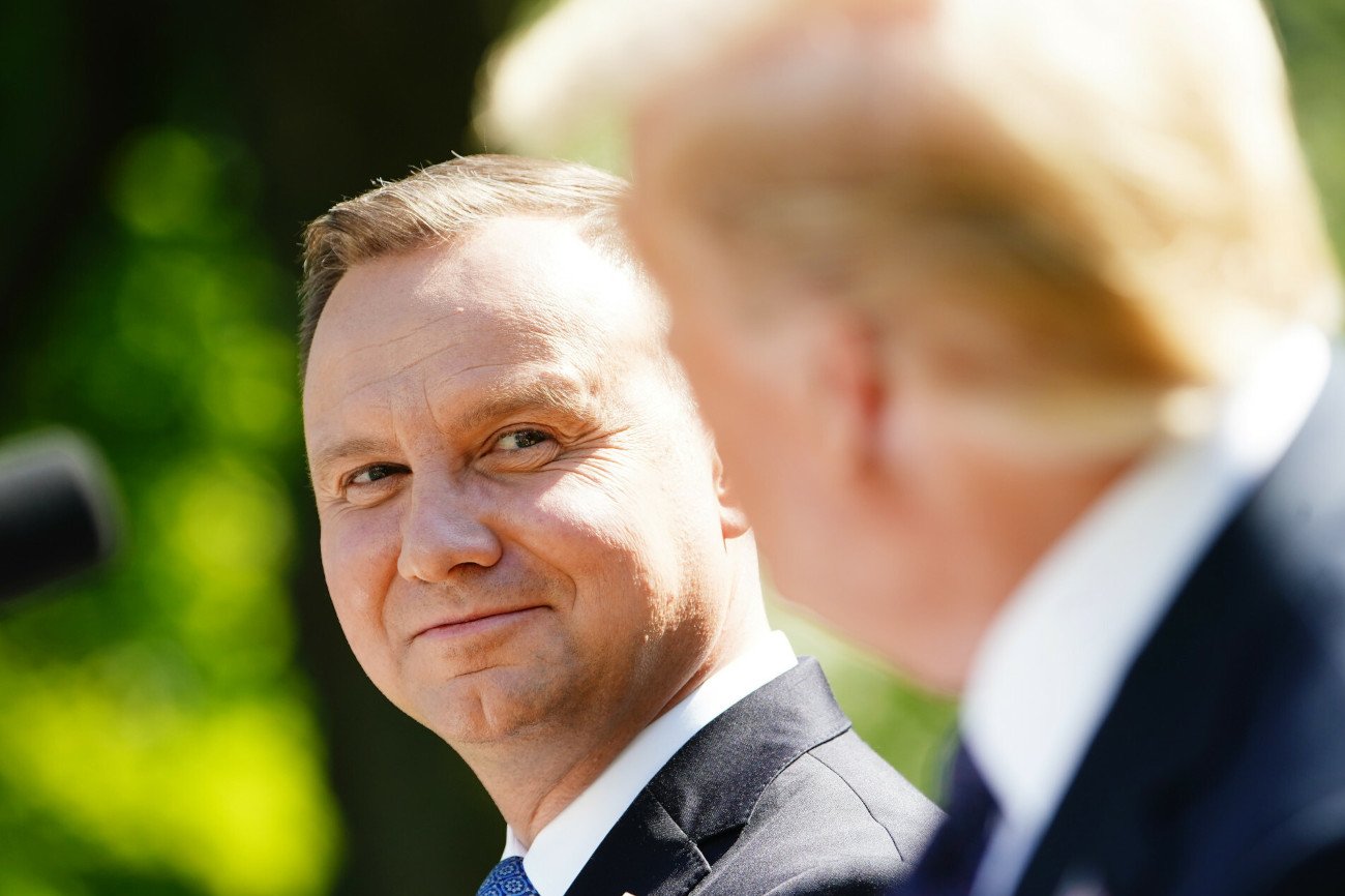 Wizyta prezydenta Andrzeja Dudy w USA i doniesienia, że miał spotkać się z Donaldem Trumpem, wywołała burzę.