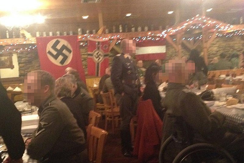 Impreza w hitlerowskich mundurach i ze swastyką? W USA tak robi się rekonstrukcje historyczne...