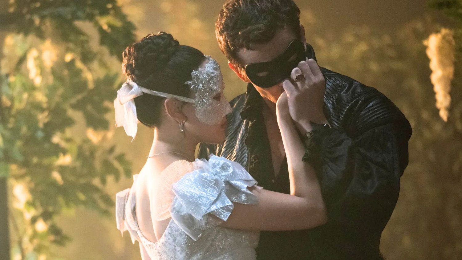 4. sezon "Bridgertonów" już na Netflix. Kochani, szykujcie się na "Kopciuszka"