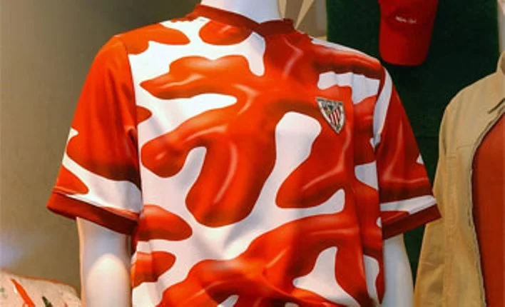 Kontrowersyjna koszulka Athletiku Bilbao AD 2004