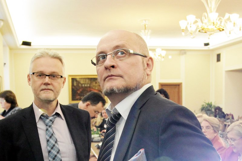 Były już wiceminister zdrowia Piotr Warczyński szczerze wyznał, że nie satysfakcjonowała go rządowa pensja w wysokości 7 tys. zł.