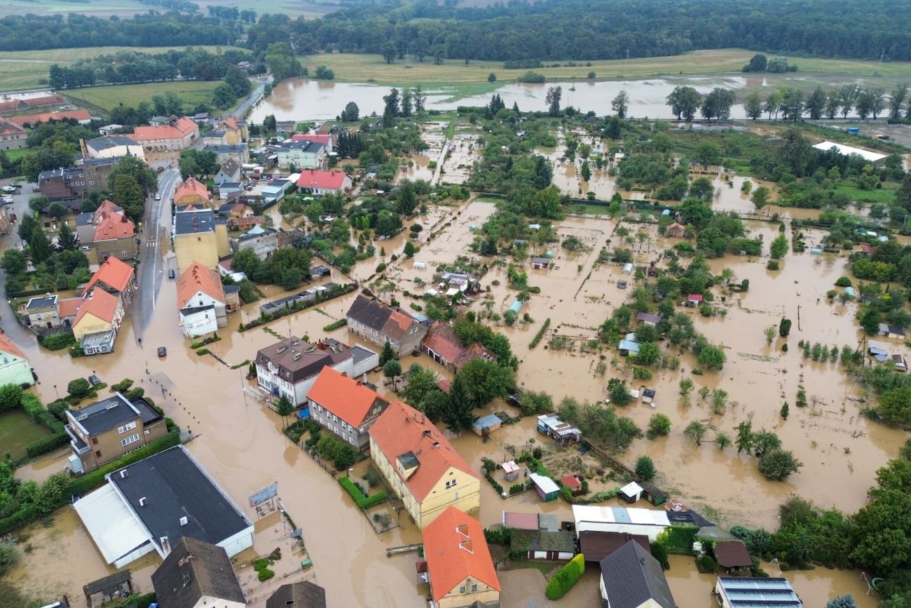 Woda porwała ich dom. Zrozpaczona córka poszukuje rodziców