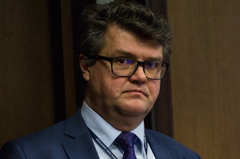 Żona ministra w KPRM Macieja Wąsika jest zatrudniona w Głównym Inspektoracie Sanitarnym.