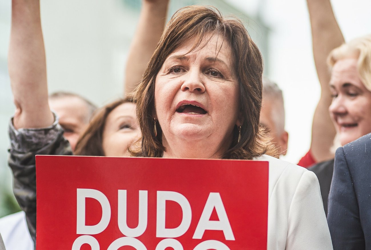 Zagłosowała za Morawieckiego, ignoruje wyrok sądu. Zwiercan liczy na łaskę.