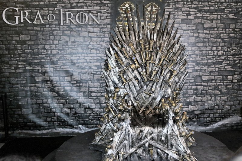 "Król umarł, niech żyje król!" - czy jakakolwiek saga ma szansę zdetronizować "Grę o tron"?