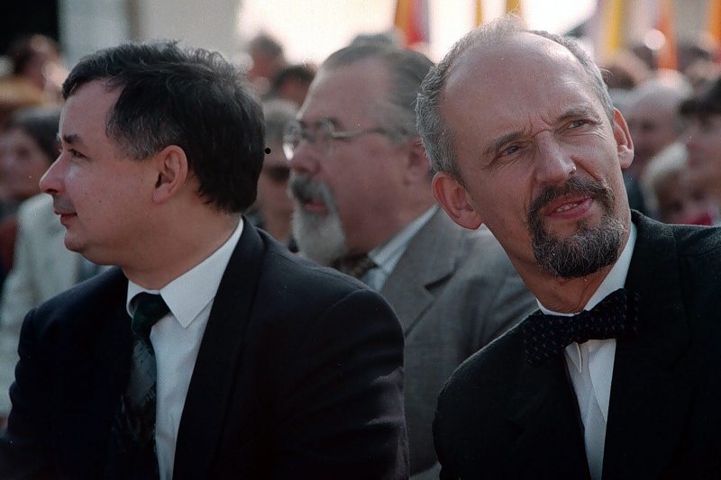 Jarosław Kaczyński i Janusz Korwin-Mikke - zdjęcie z 2003 roku