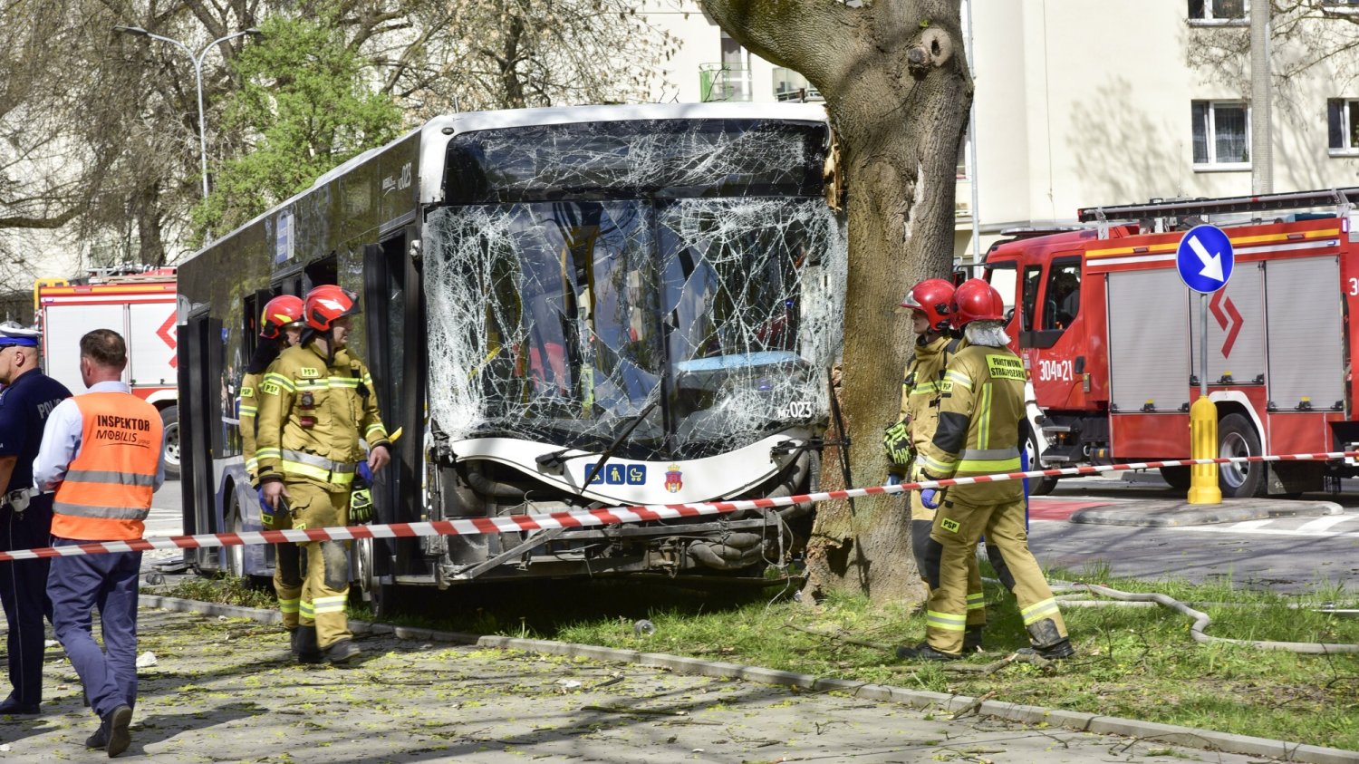 Wielu rannych po wypadku autobusu w Krakowie. Mamy najnowsze informacje od służb Poważny wypadek autobusu w Krakowie. Oni mają nowe informacje