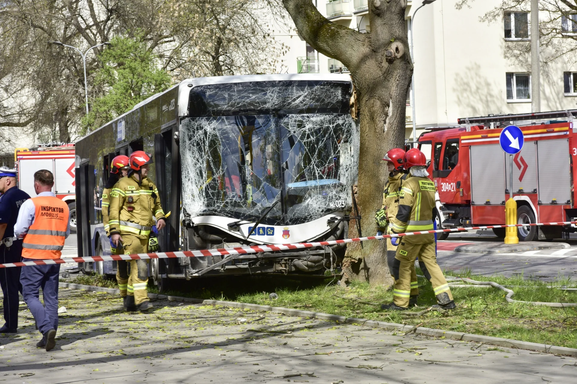 Wielu rannych po wypadku autobusu w Krakowie. Mamy najnowsze informacje od służb Poważny wypadek autobusu w Krakowie. Oni mają nowe informacje