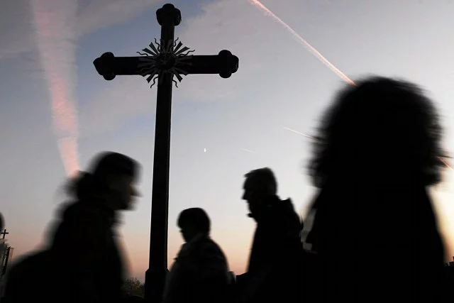 Z raportu wynika, że Polska wciąż nie oddała Kościołowi 62 tysięcy hektarów