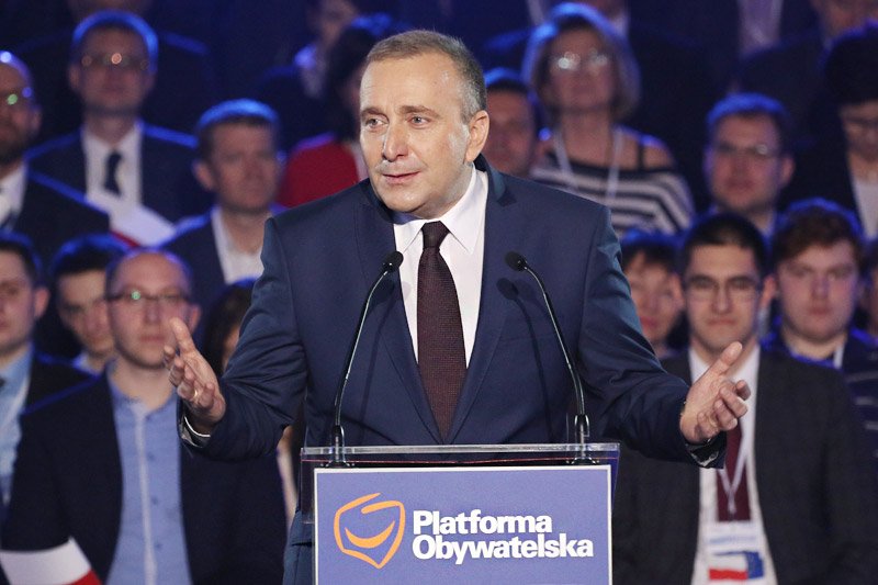 Platforma Obywatelska nie tylko przestaje tracić poparcie, ale i goni PiS?