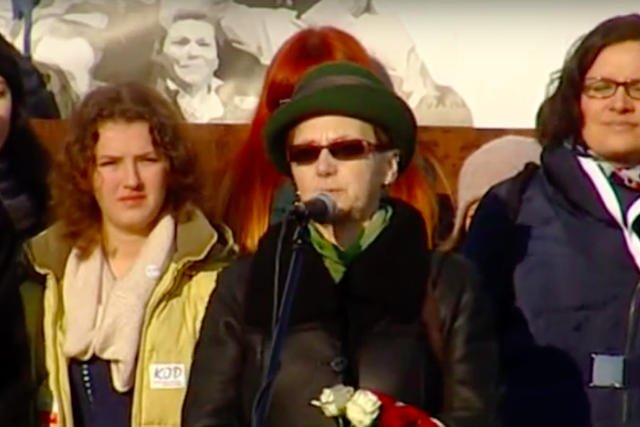 Danuta Wałęsa w obronie swojego męża.