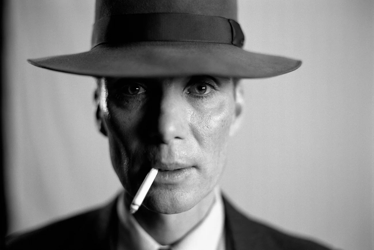 W Roberta Oppenheimera wcieli się u Christophera Nolana gwiazda serialu "Peaky Blinders" - Cillian Murphy. W Roberta Oppenheimera wcieli się u Christophera Nolana gwiazda serialu "Peaky Blinders" - Cillian Murphy.