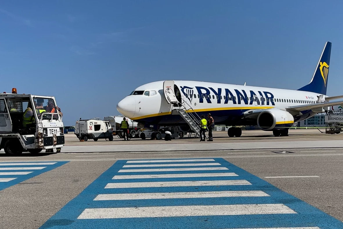 Pilot samolotu lecącego do Katanii musiał nagle poderwać maszynę.