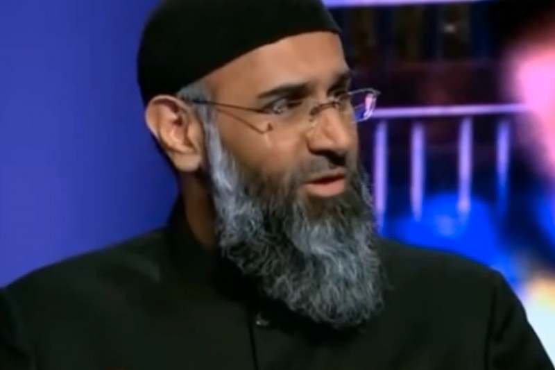 Muzułmański “kaznodzieja nienawiści” Anjem Choudary wystąpił w piątek w BBC. Na falę spadła fala krytyki.