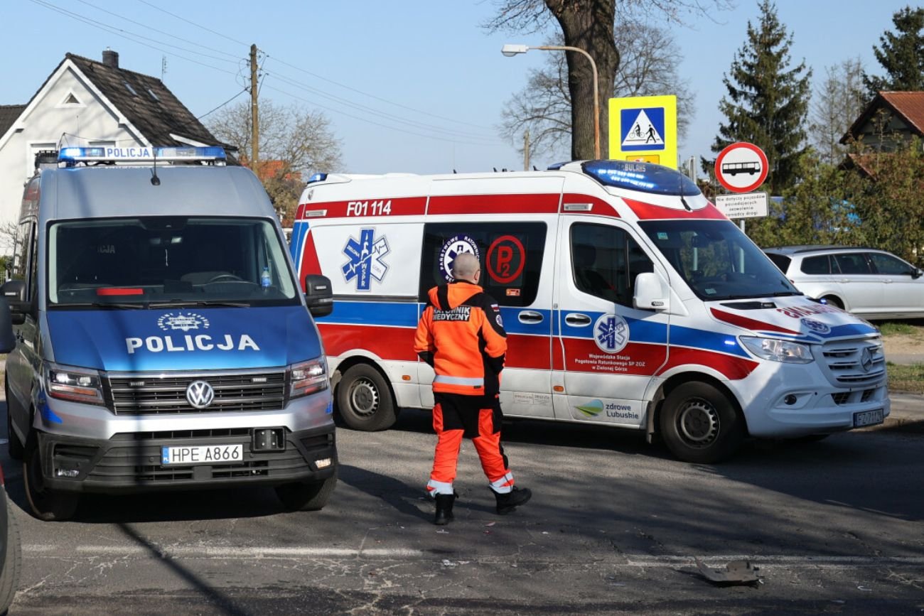 Karetka i radiowóz (zdjęcie poglądowe)