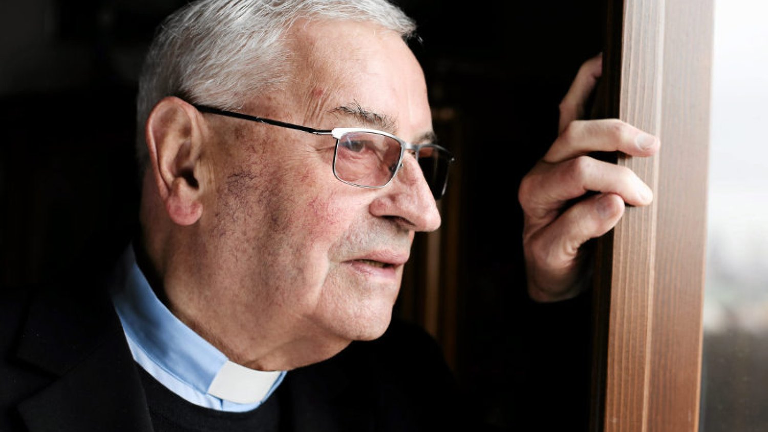 "Przeżyłem II wojnę światową i okres komunizmu i naprawdę wiem, czym to grozi". Bp Pieronek mówi o tym, co mogą oznaczać dla Polski zachodzące właśnie zmiany.
