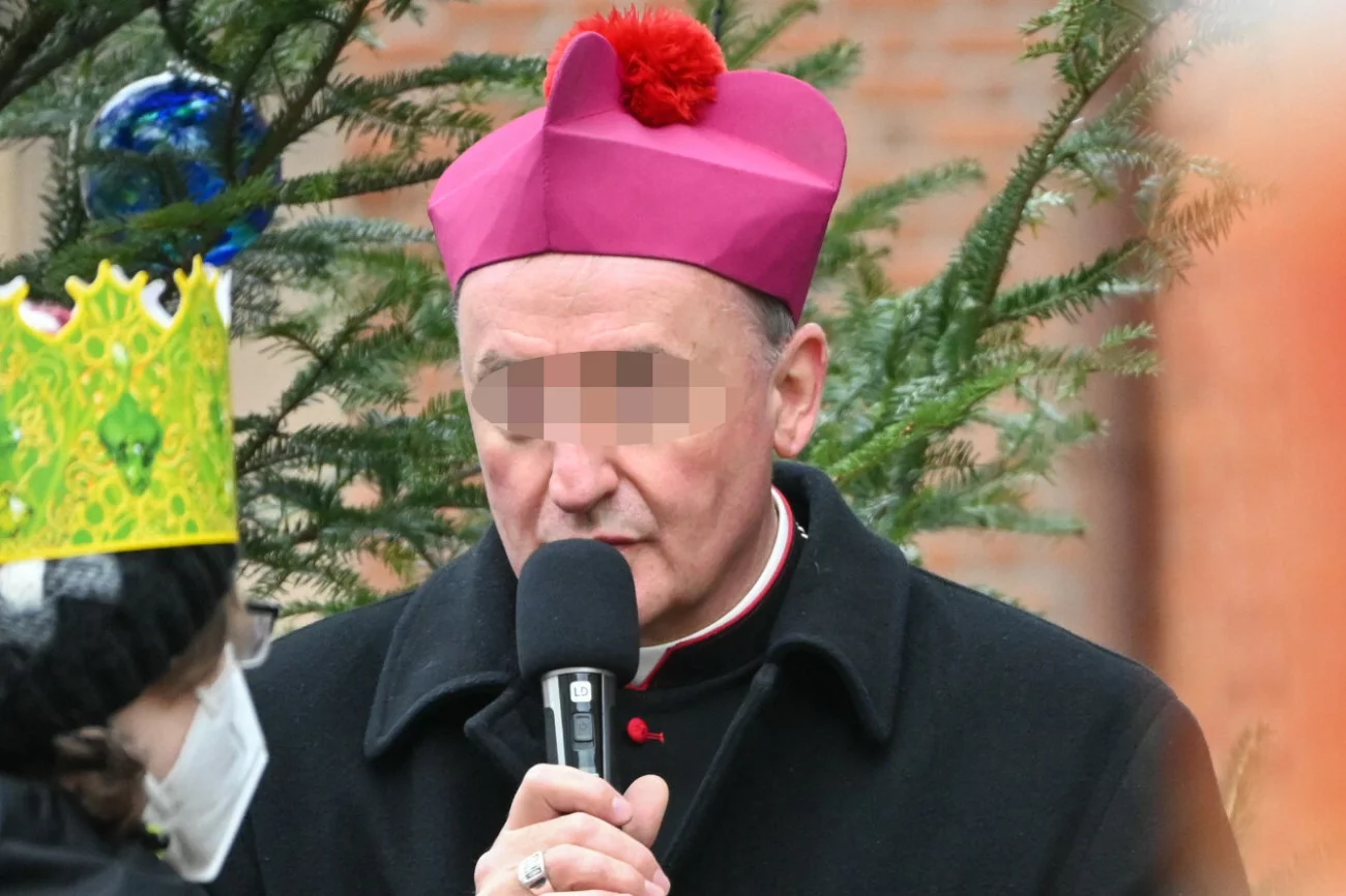 Biskup tarnowski Andrzej J.