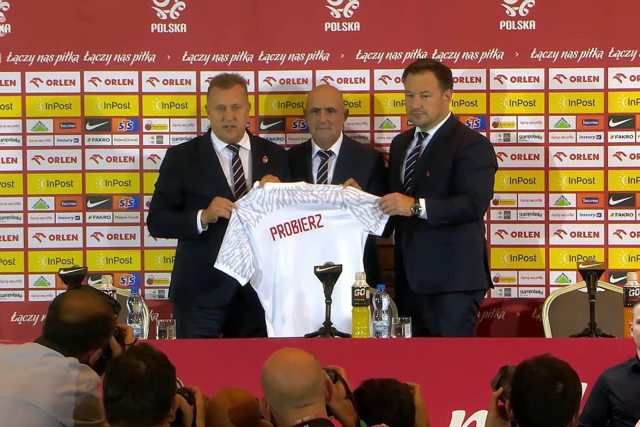 Konferencja PZPN. Cezary Kulesza prezentuje Probierza jako nowego selekcjonera