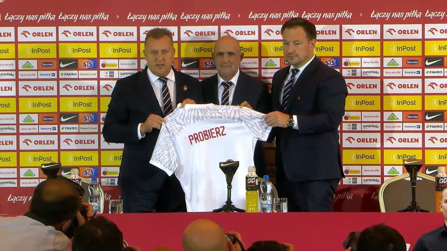Konferencja PZPN. Cezary Kulesza prezentuje Probierza jako nowego selekcjonera