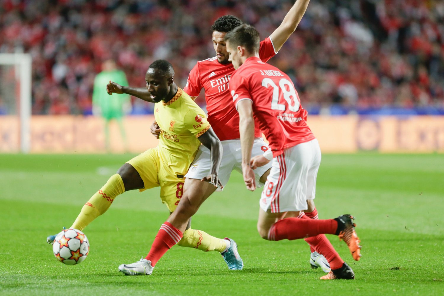 Liverpool pewnie wygrał w Lizbonie i chyba już nic nie zabierze mu awansu do półfinału Ligi Mistrzów