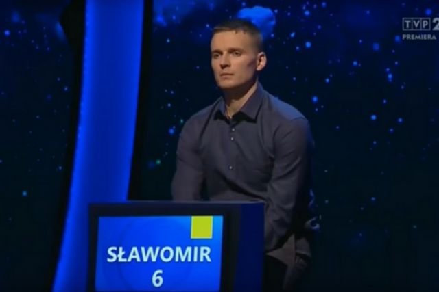 Program "Jeden z dziesięciu". Uczestnik odpowiada na pytanie Tadeusza Sznuka o anchois.