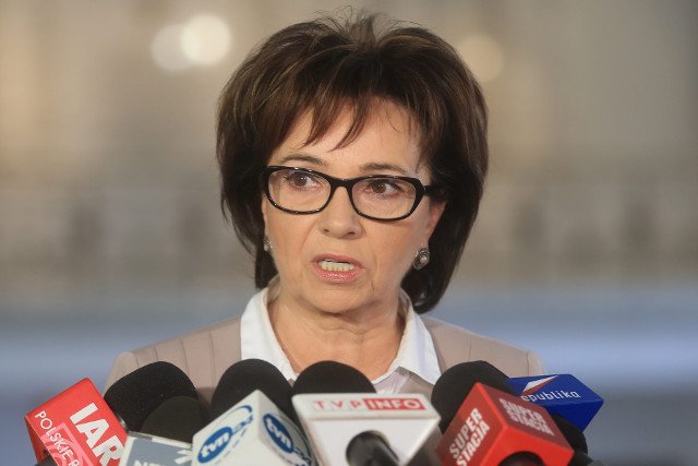 Elżbieta Witek uważa, że "władza odchodząca i środowisko z nią związane nie mogą się pogodzić z tym, że rządzi ktoś inny i rządzi skutecznie"