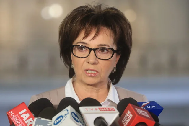 Elżbieta Witek uważa, że "władza odchodząca i środowisko z nią związane nie mogą się pogodzić z tym, że rządzi ktoś inny i rządzi skutecznie"