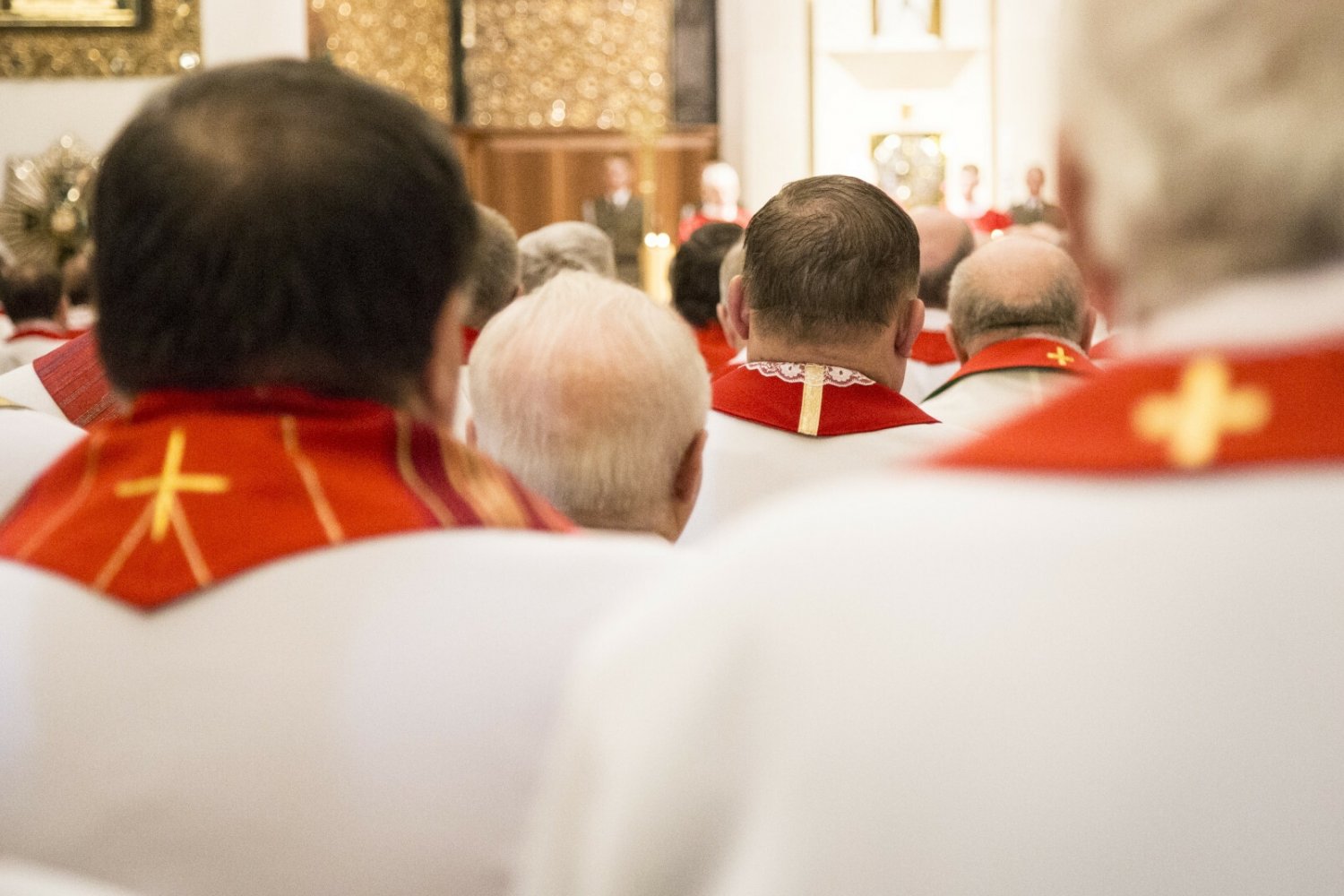 Kolejny skandal w Kościele. Byli ministranci żądają milionów odszkodowań.