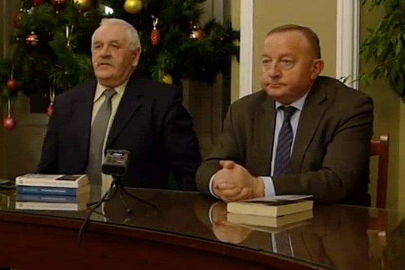 Ireneusz Lisiak podczas promocji książki "Żydowscy kolaboranci Hitlera". Obok Stanisław Michalkiewicz, inny prawicowy publicysta, opisujący w negatywnym kontekście rolę Żydów.