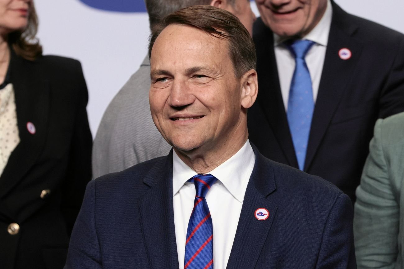 Sikorski skomentował "odkrycie dekady" w Polsce. "Pan Bóg chyba jednak kocha rząd"