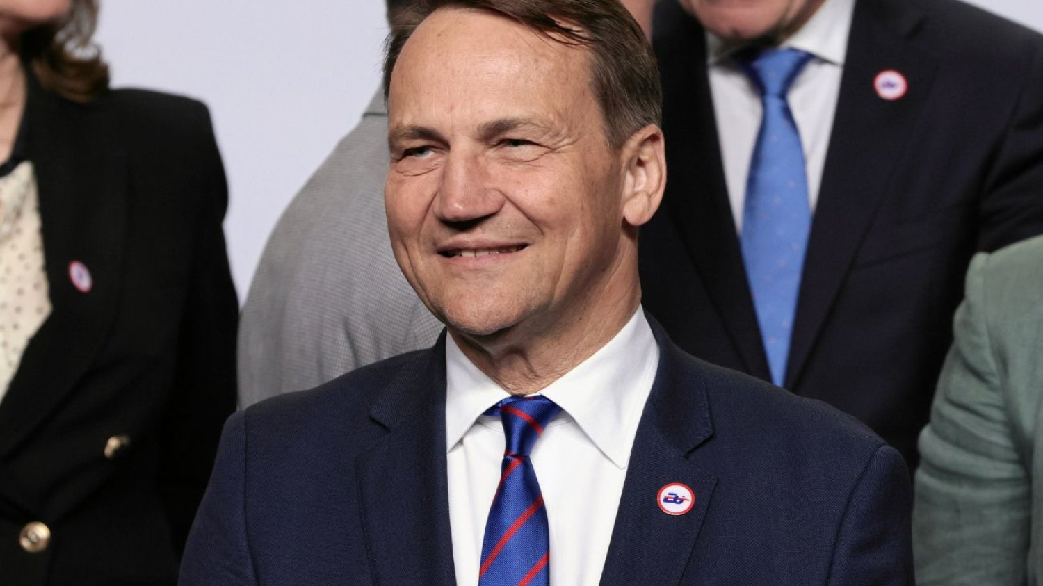Sikorski skomentował "odkrycie dekady" w Polsce. "Pan Bóg chyba jednak kocha rząd" Odkrycie złóż ropy i gazu w Polsce. Tak zareagował Radosław Sikorski.