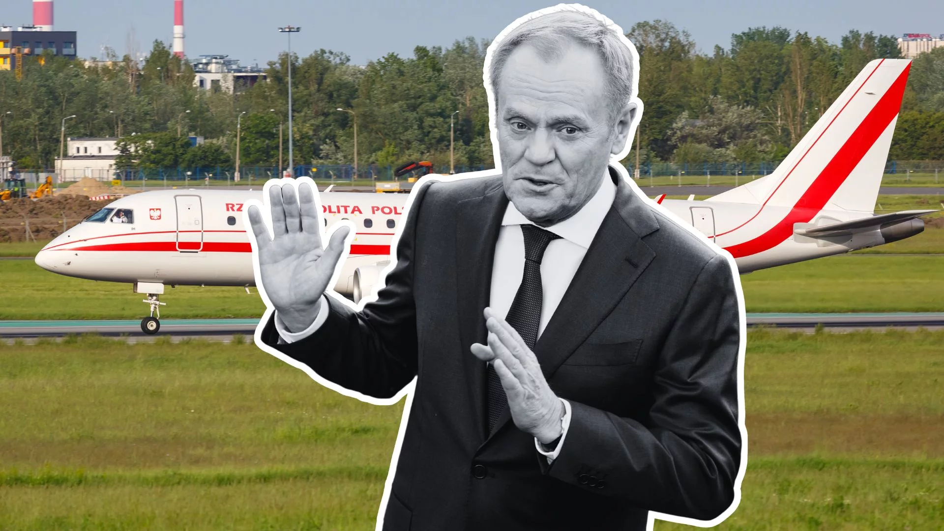 Premier Donald Tusk na tle rządowego samolotu