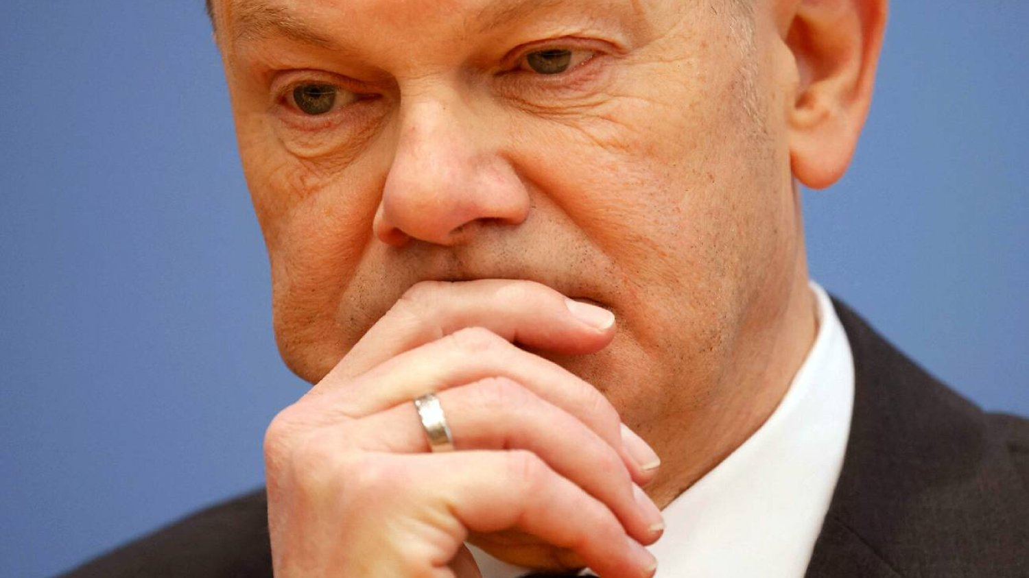 Kanclerz Olaf Scholz notuje rekordowo słabe oceny. Kiepskie sondażowe wieści są także dla SPD. Kanclerz Olaf Scholz notuje rekordowo słabe oceny. Kiepskie sondażowe wieści są także dla SPD.